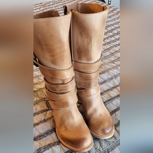 Freebird Barker "Beige"color size 7